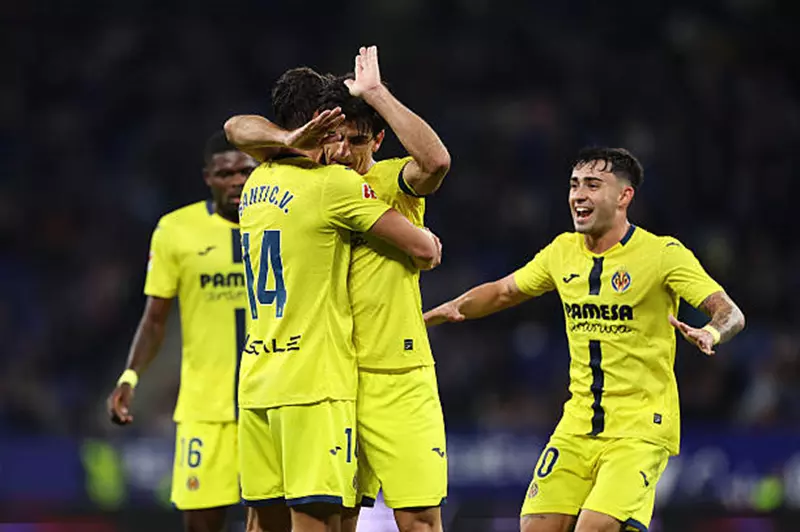 انتزع الوصافة.. فياريال يهزم إسبانيول في الدوري الإسباني